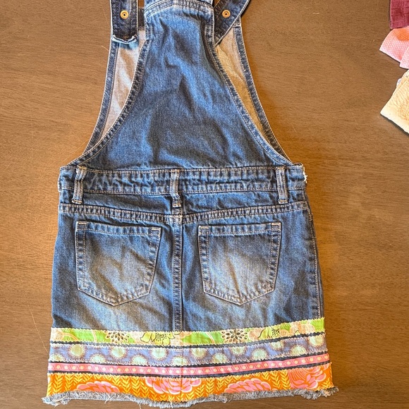 Stylish Kids Denim Overalls with Floral Trim - Picture 2 of 2